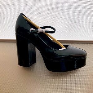 BCBG Women’s platform Shoe